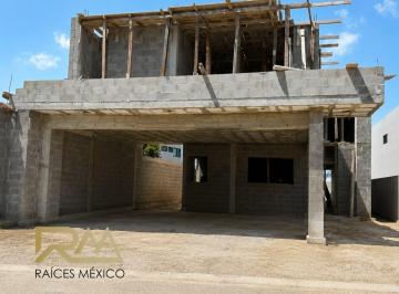 Casa · 325m² · 3 Recámaras · 2 Estacionamientos · Casa en Fraccionamiento Lomas del Chairel