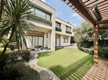 ae63952c9702ffe42fb217034282183ff20e9941ea6f056ab11d3cf0d2017db5 · Residencia en Venta, Fraccionamiento La Conchita Coyoacán