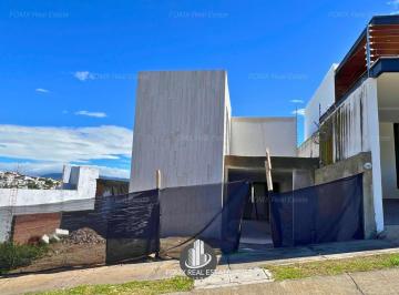 Casa · 300m² · 3 Recámaras · 2 Estacionamientos · Casa en Preventa en Zanda Residencial