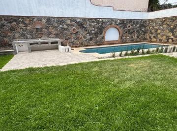 Casa de 3 habitaciones, Cuernavaca · Casa con Alberca Privada en Vista Hermosa, a Una Calle de Río Mayo