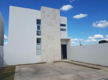 Casa · 180m² · 3 Recámaras · 2 Estacionamientos · Casa en Renta en Francisco de Montej