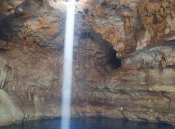 9427669cedfe8f9ed3833229720d7a6eb80b66695f543ddfe6f0edcd40a22d45 · Terreno con Espectacular Cenote y Cavernas