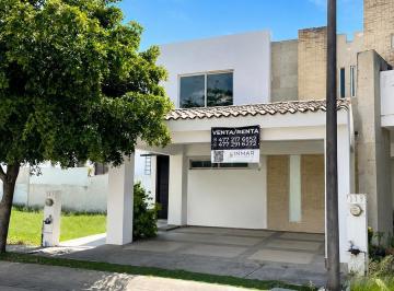 Casa · 195m² · 3 Recámaras · 2 Estacionamientos · Casa en Renta en Mayorazgo León, Gto. - Primer Clúster
