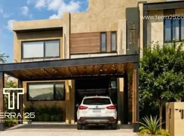 1 · Casa en Venta en Villa Carriedo, Querétaro