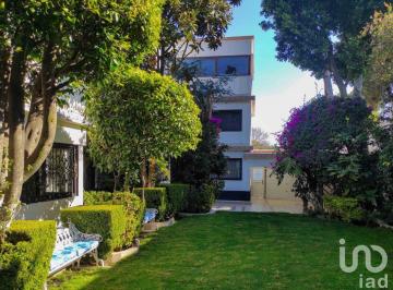Casa · 530m² · 5 Recámaras · 4 Estacionamientos · Se Vende Casa en Privada en San Jeronimo Lidice
