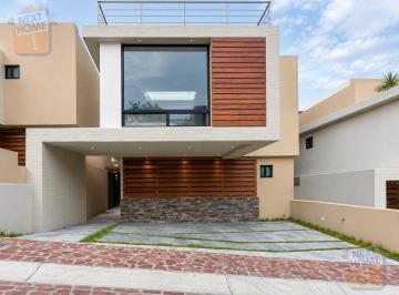 Casa en condominio · 260m² · 3 Recámaras · 3 Estacionamientos · Casa en Condominio en Venta en Zibata