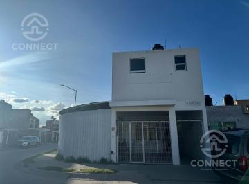 Casa · 151m² · 2 Recámaras · 1 Estacionamiento · Casa en Renta en Fraccionamiento Villas de Barcelo, León