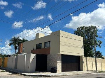 Casa de 2 habitaciones, Mérida · Casa en Renta Esquina