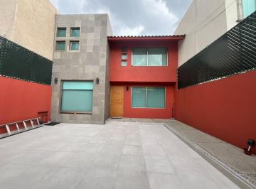 Casa · 3 Recámaras · 2 Estacionamientos · Casa en Venta en Jardines de Bellavista