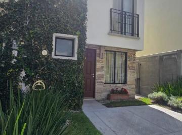 Casa · 84m² · 3 Recámaras · 2 Estacionamientos · Casa en Renta