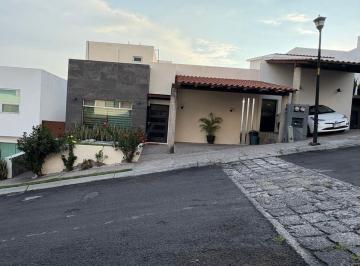 Casa de 3 habitaciones, Corregidora · Casa en Venta en Hacienda Real Tejeda, con Recámara en Planta Baja – Espacios Amplios y Terraza