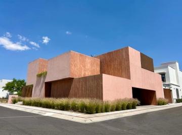 Casa · 426m² · 3 Recámaras · Casa en Renta en Condominio "Altarrica" Juriquilla Queretaro