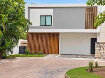 c9c742de5030d5946bbff6ff999737aee45b30e9d83f0b608d0fdca23c21cb2e · Casa en Renta en Paseo Country Junto Al Country Club