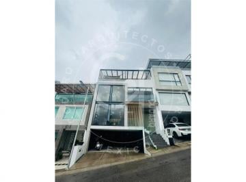 Casa de 2 habitaciones, Atizapán de Zaragoza · Espectacular Casa con Diseño Industrial en Venta en Aqua I, Lago Esmeralda