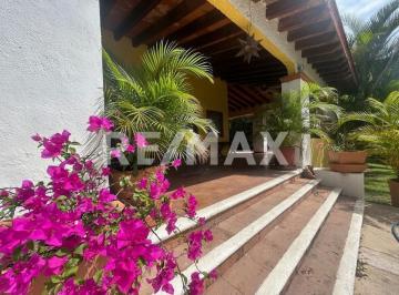 Casa · 287m² · 4 Recámaras · 2 Estacionamientos · Casa en Venta en Morelos, Lomas de Cocoyoc