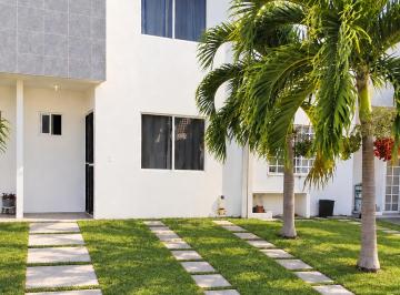 Casa en condominio de 3 habitaciones, Solidaridad · Hermosa Casa en Privada 3rec - 3 Baños con Patio Para Mascotas
