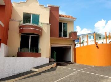 Casa en condominio de 4 habitaciones, Boca del Río · Hermosa Casa en Condominio, Seguridad, Frente a La Playa y Zonas Comerciales