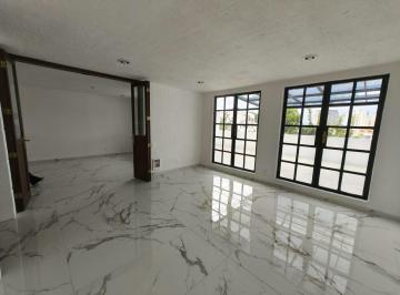Casa · 225m² · 3 Recámaras · 2 Estacionamientos · Casa en Renta en Villa Alta