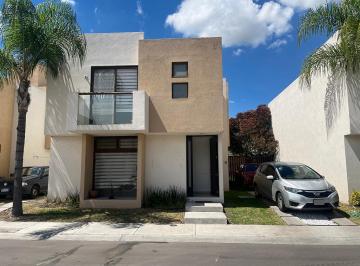 Casa en condominio · 170m² · 3 Recámaras · 2 Estacionamientos · Casa en Renta en Puerta Real II - (4)
