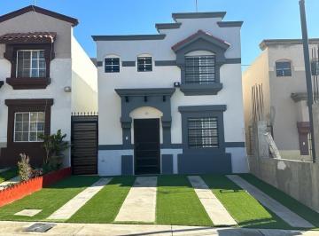 Casa · 80m² · 3 Recámaras · 2 Estacionamientos · Casa Amueblada en Renta en Urbi Quinta del Cedro Tijuana - (4)