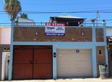 Casa · 127m² · 5 Recámaras · 2 Estacionamientos · Casa en Venta en Tecate - (4)