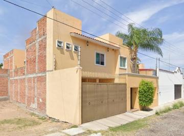 Casa de 4 habitaciones, Morelia · Venta de Casa en Vasco de Quiroga, Michoacán.