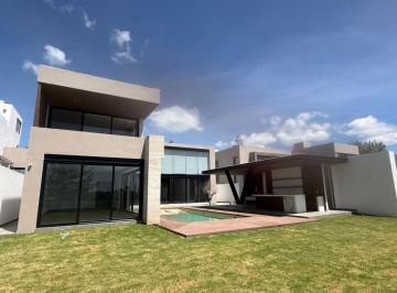 Casa de 4 habitaciones, León · Venta de Residencia en El Bosque Nueva
