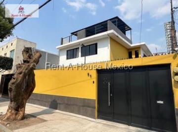 Casa · 187m² · 6 Recámaras · 3 Estacionamientos · Casa en Venta en La Colonia San Antonio, Azcapotzalco