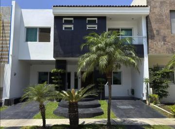 Casa de 3 habitaciones, Zapopan · Casa en Renta en El Carmen Habitat, Zapopan, Jalisco.