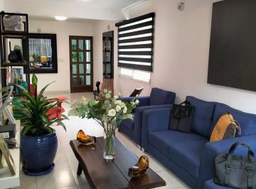 Casa · 297m² · 2 Recámaras · Casa en Venta, a Unas Cuadras del Centro de Cuernavaca, Mor. con Local Comercial a Pie de Calle