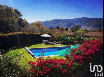 Casa · 270m² · 3 Recámaras · 6 Estacionamientos · Se Vende Casa con Canche de Tenis en Malinalco