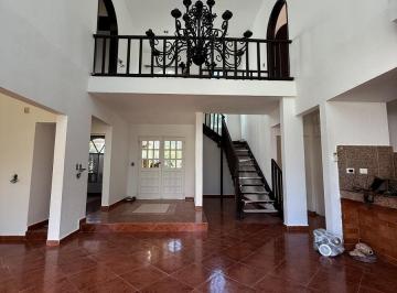 Casa · 3 Recámaras · 4 Estacionamientos · Casa Sin Muebles 3 Rec Fracc Campestre
