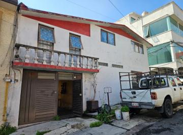 Casa · 292m² · 6 Recámaras · 3 Estacionamientos · Casa en Venta en Santa Cruz del Monte, a 5 Minutos de Ciudad Satelite