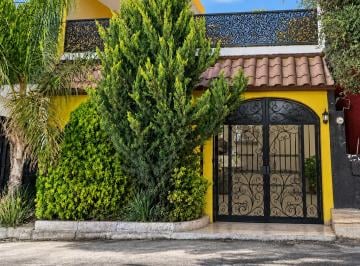 Casa de 4 habitaciones, Saltillo · Casa en Venta Privada La Torre