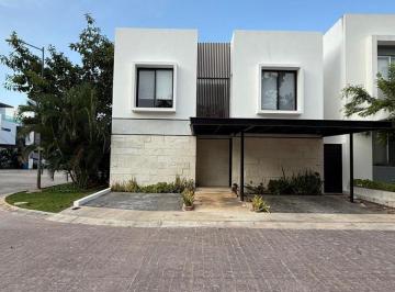 Casa de 4 habitaciones, Benito Juárez · Casa en Renta en Redicencial Aqua, Cancún