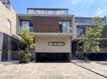 Casa en condominio · 452m² · 4 Recámaras · 3 Estacionamientos · Casa en Venta en Condominio Horizontal en San Jerónimo Lídice