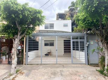 Casa de 3 habitaciones, Zapopan · Casa en Venta Remodelada en Su Totalidad en Arboledas