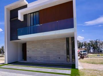 Casa en condominio de 4 habitaciones, Zapopan · Casa en Venta Valle Imperial (4 Recamaras, 3 Niveles)