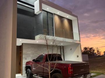 Casa en condominio de 4 habitaciones, Zapopan · Casa en Venta Valle Imperial (4 Recamaras, 3 Niveles)