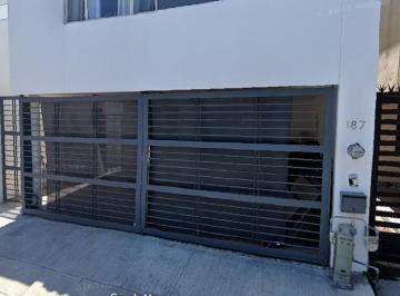 Casa en Venta de 3 habitaciones Cumbres Madeira · Bh Moderna Casa en Cumbres de Madeira Nl