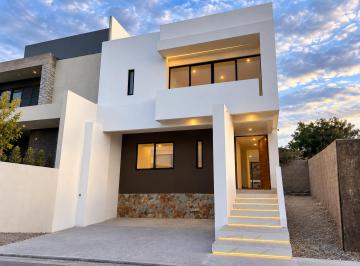 Casa de 4 habitaciones, San Luis Potosí · Casa con 4 Recamaras en Venta en Gran Peñon, San Luis Potosí