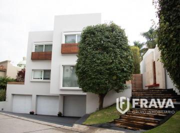 Casa de 3 habitaciones, Zapopan · Casa en Venta en Puerta de Hierro