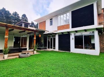 Casa · 270m² · 3 Recámaras · 4 Estacionamientos · Venta de Casa en Ajusco