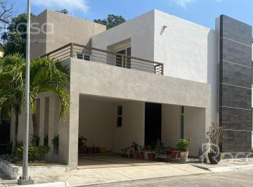 Casa · 242m² · Casa en Venta