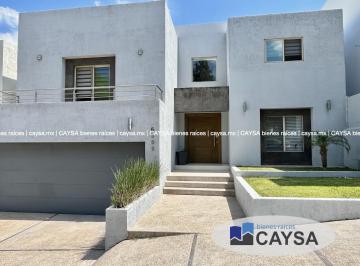 Casa · 328m² · 4 Recámaras · 2 Estacionamientos · Casa en Venta en Haciendas del Valle (4 Recámaras - Frente a Parque)