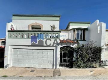 Casa · 331m² · 5 Recámaras · 2 Estacionamientos · Casa en Venta en Campanario (5 Recámaras)