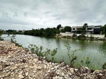 Terreno / Lote · 647m² · Terreno en Venta Frente El Lago en Lagos del Sol