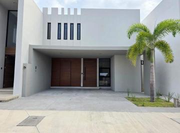 c2b29f21a882361db45fc91b90386f53825729d81e1e6401317605aab7fd8be9 · Casa en Venta en Veracruz con 4 Hab en Fracc. Lomas del Dorado