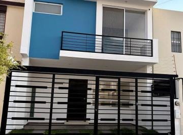 Casa de 3 habitaciones, Zapopan · Casa en Venta en Bosques del Centinela II, Zapopan, con 3 Recámaras y Roof Top