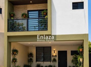 Casa · 204m² · 3 Recámaras · 2 Estacionamientos · Casa en Venta en Real del Valle Privada Las Nubes Santa Catarina
